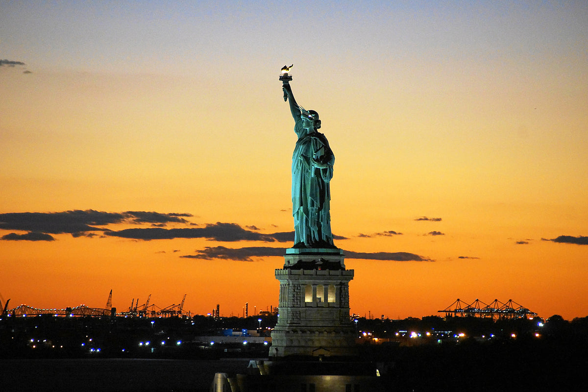 3-piece-canvas-print-statue-of-liberty-in-the-evening-light
