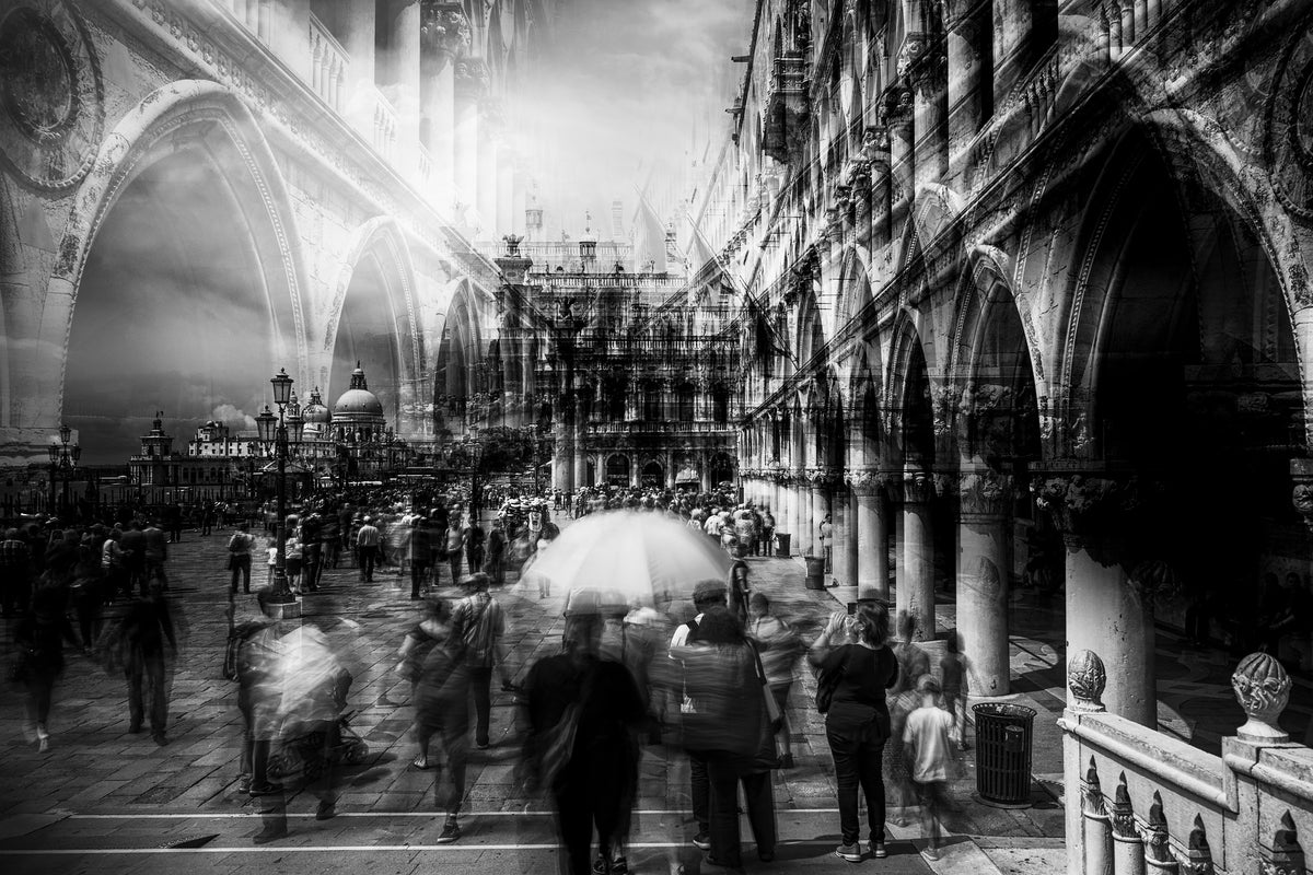 modern-3-piece-acrylic-print-the-tourists
