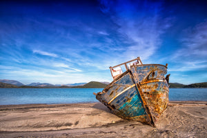 aluminium-print-stranded-boat
