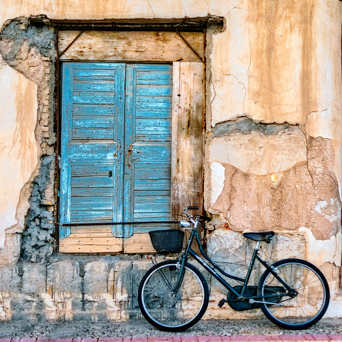 9-piece-canvas-print-old-window-and-bicycle