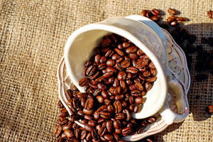 framedcanvas-print-coffee-beans-in-the-cup