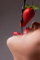 acrylic-print-strawberry-kiss