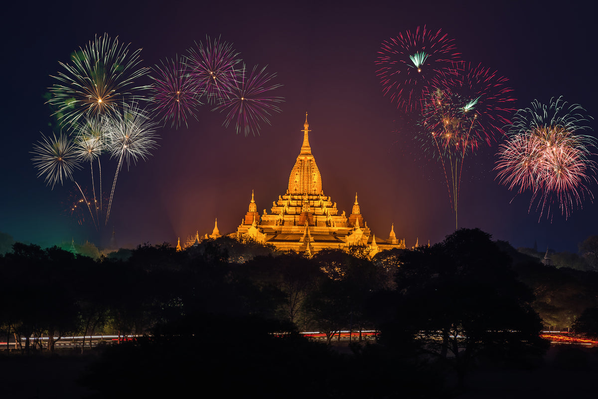 framedcanvas-print-fireworks-at-the-temple