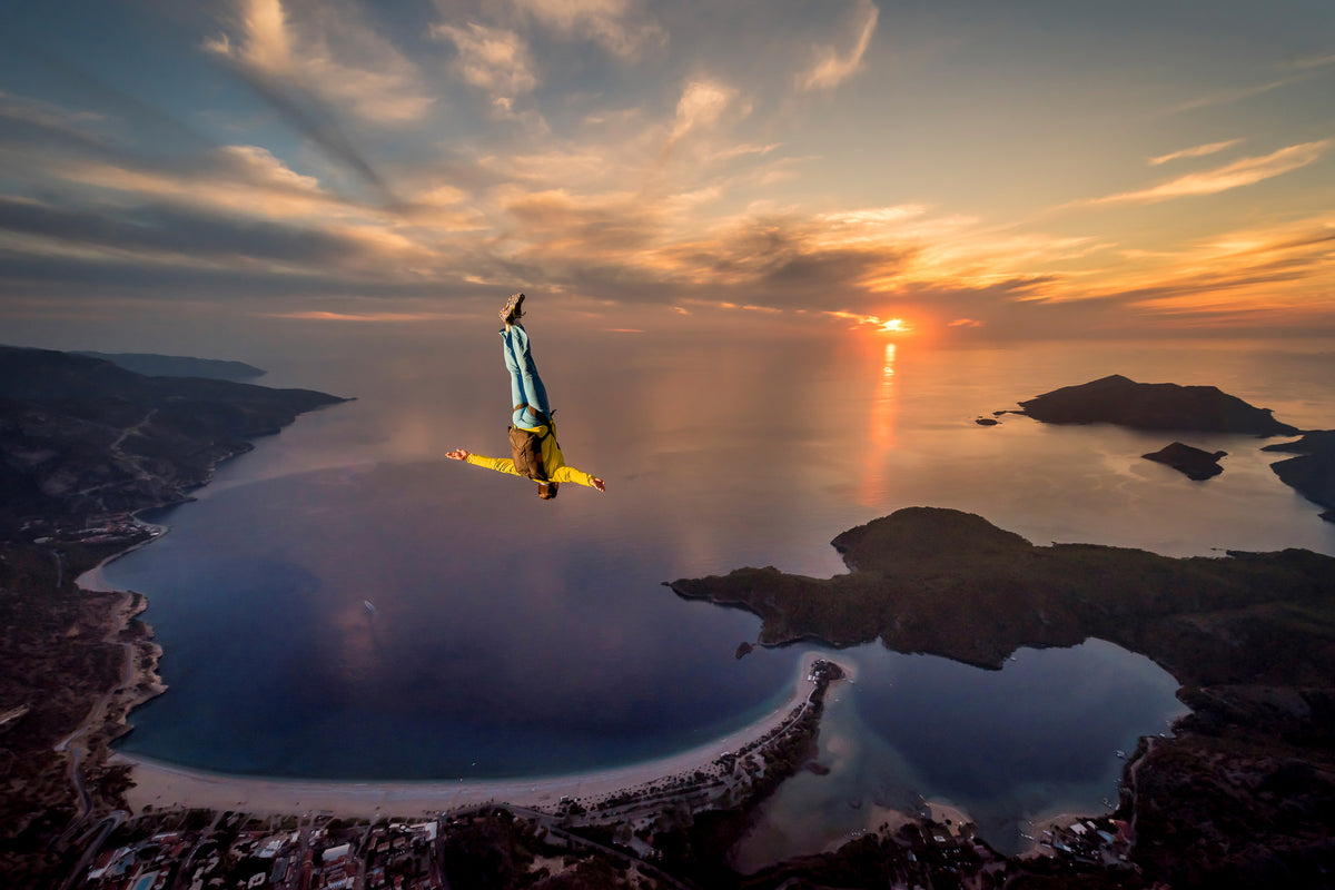 framedcanvas-print-freefalling-with-guillaume-galvani