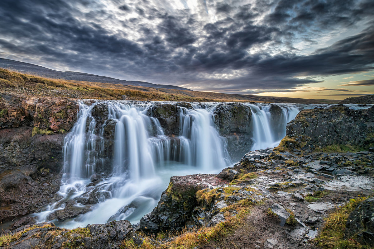 framedposter-print-unknown-falls-in-iceland-x
