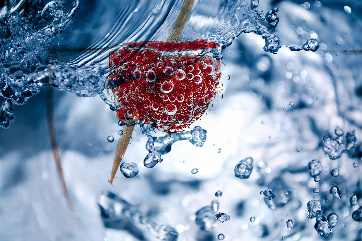 framedposter-print-raspberry-in-the-water
