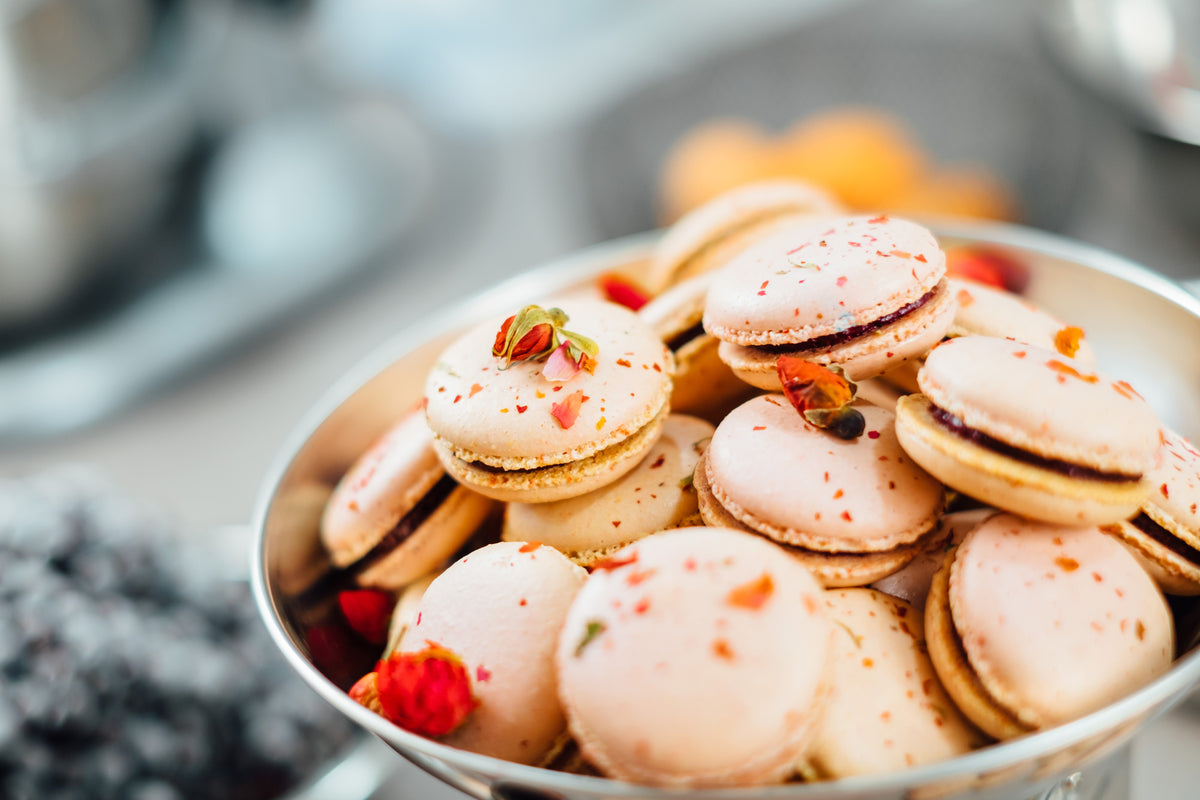 3-piece-aluminium-print-a-bowl-of-macarons