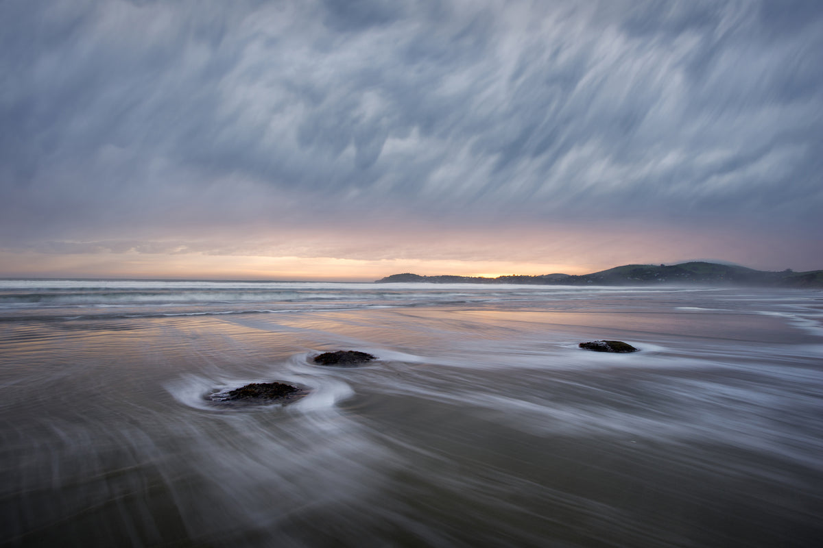 modern-3-piece-aluminium-print-windy-dawn-at-koekohe-beach