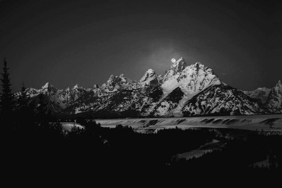 framedcanvas-print-in-the-glow-of-the-full-moon