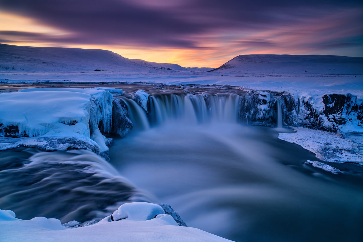 aluminium-print-wintry-waterfall-x