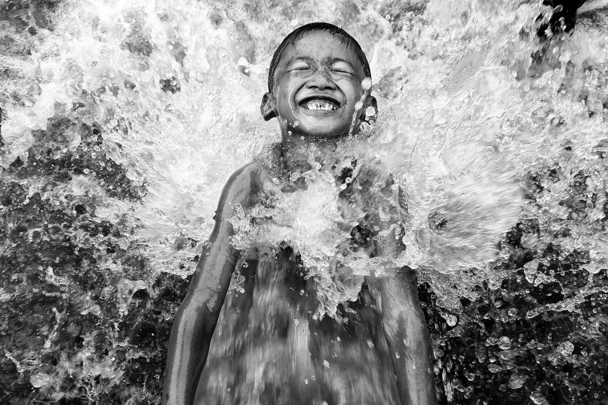 canvas-print-feel-the-awesome-river-water