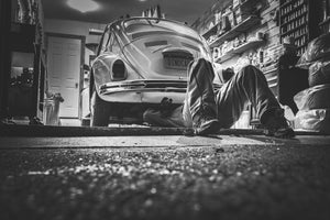 3-piece-acrylic-print-oldtimer-repair