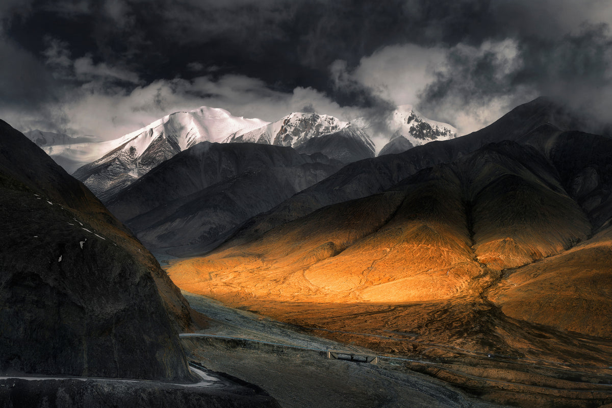 canvas-print-a-bend-to-light