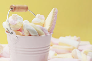 canvas-print-marshmallow-in-the-bucket