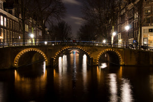 framedcanvas-print-at-night-in-amsterdam