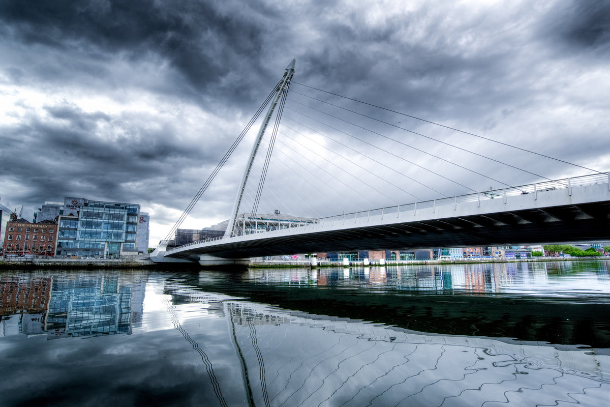 framedposter-print-samuel-beckett-bridge-with-clouds