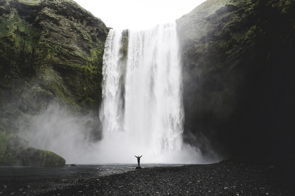 canvas-print-spectacular-waterfall