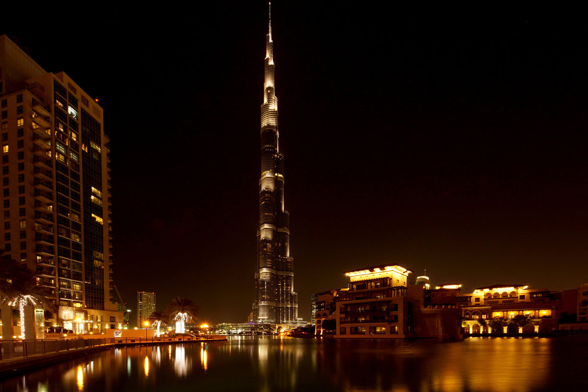 framedcanvas-print-at-night-in-dubai