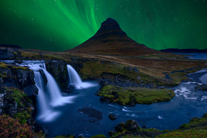 aluminium-print-kirkjufell-under-a-boreal-green-sky